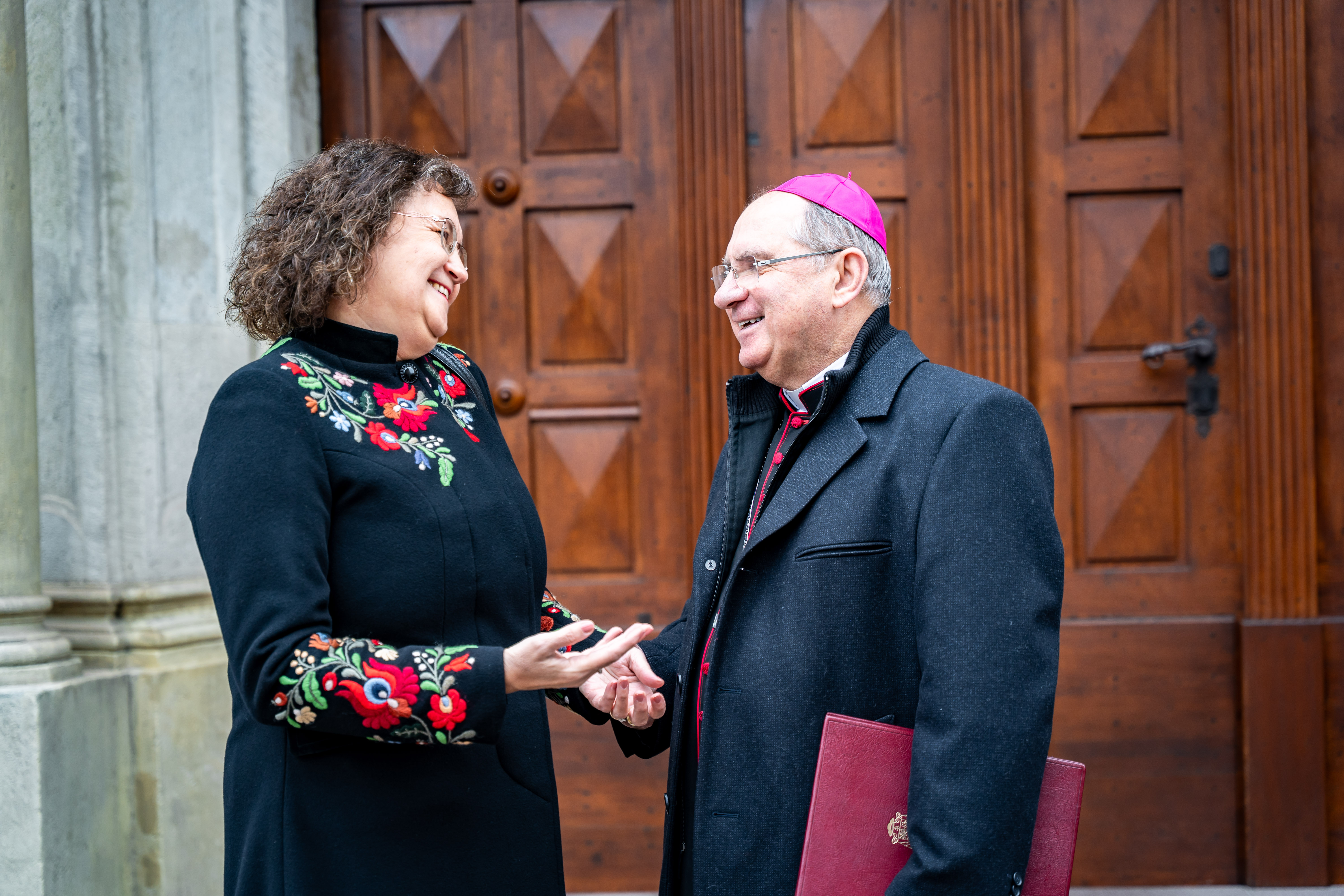 Slavnostne odhalenie pamatnej tabule na pocest kosickeho biskupa Augustina Fischer-Colbrieho-4